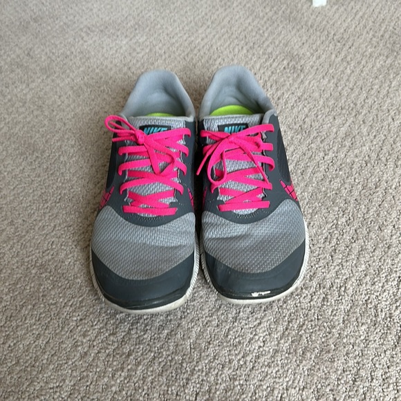 Nike Free 4.0 V3 Running Shoe - Picture 2 of 8